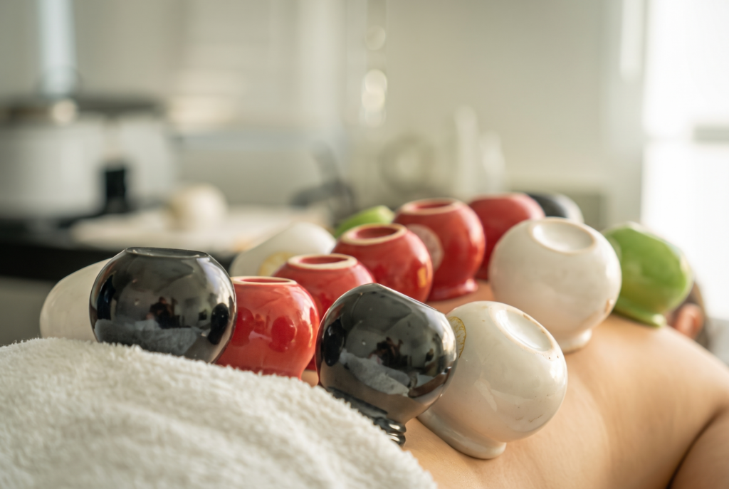 Schröpfen bei Jade Massage Bendern